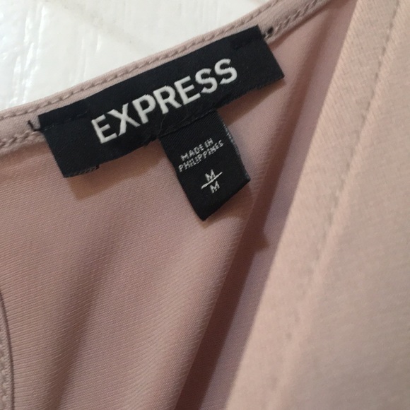 Express ❤️ Blouse - Picture 2 of 3